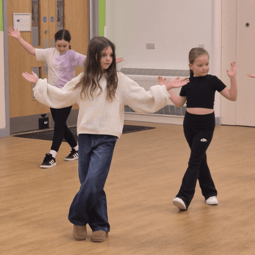 Minis & Juniors Dance Class